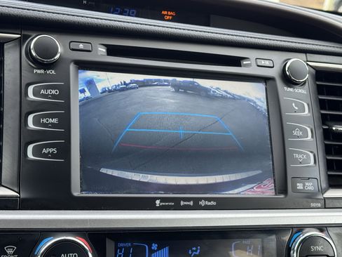 Used 2016 Toyota Highlander XLE image 31