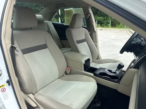 Used 2013 Toyota Camry FWD image 34