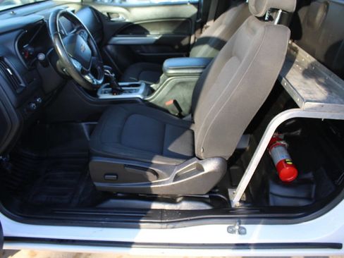 Used 2022 Chevrolet Colorado LT w/ Fleet Safety Package image 10