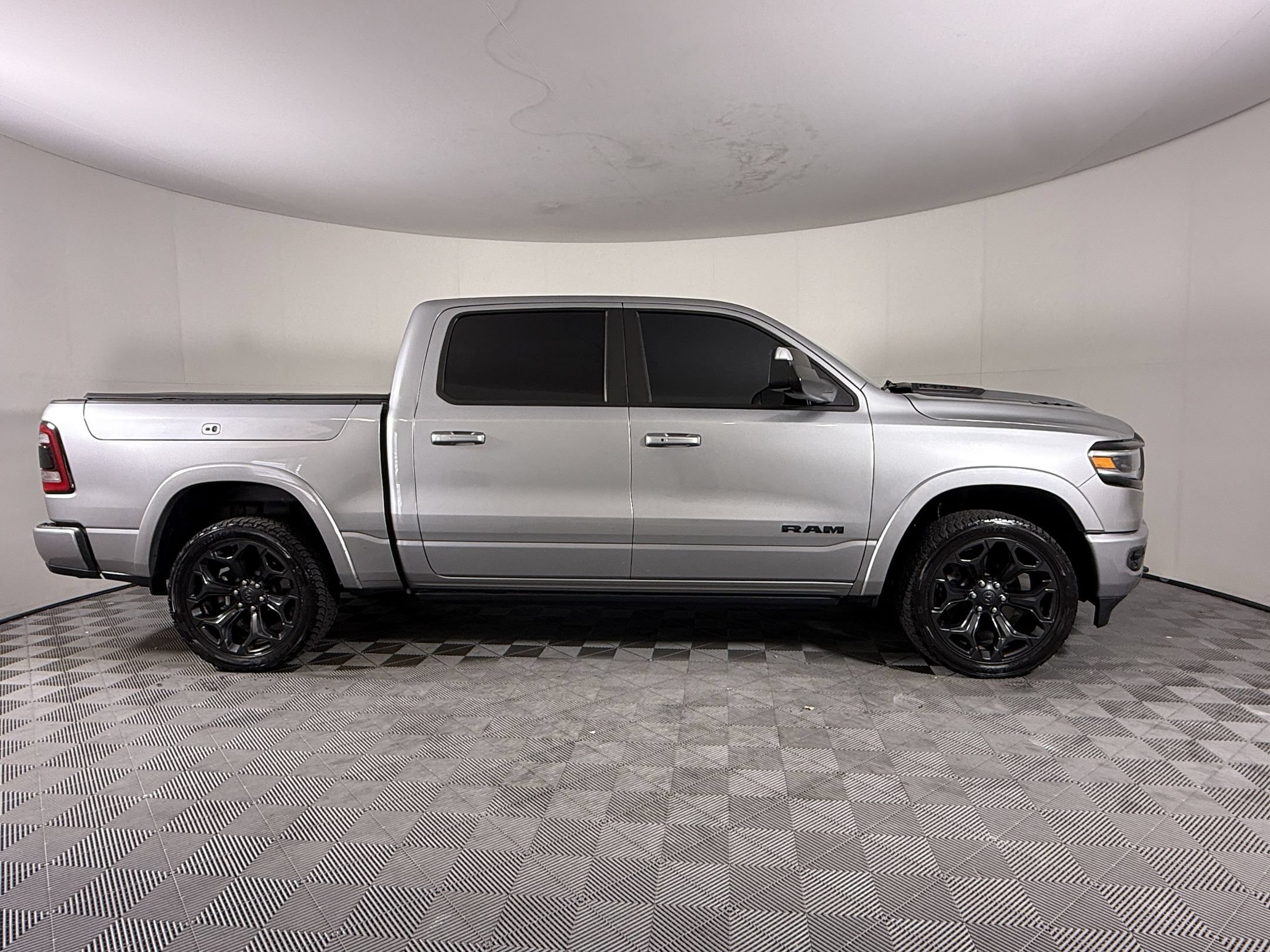Used 2022 RAM 1500 Limited w/ Night Edition AWD/4WD image 8