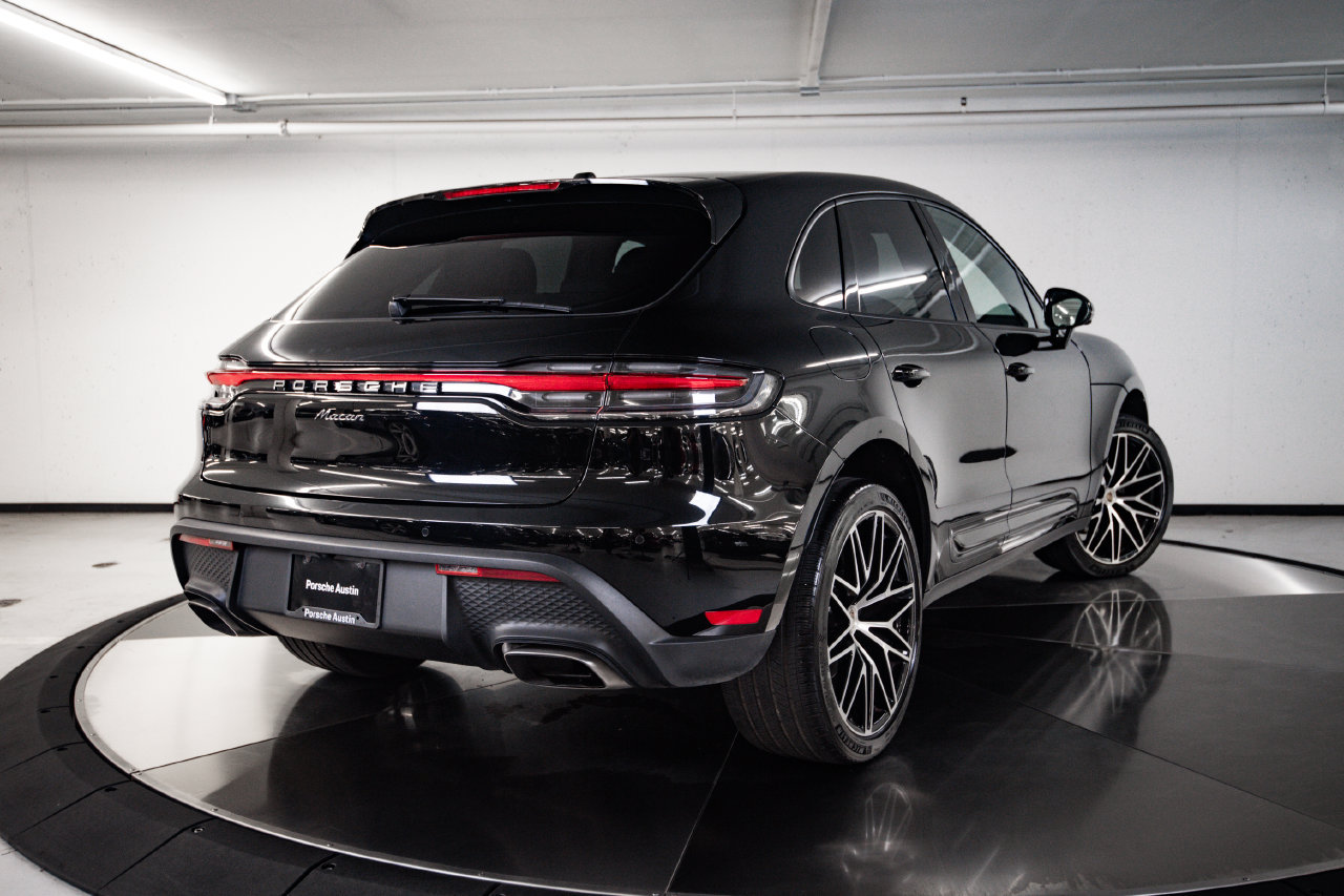 Certified 2023 Porsche Macan AWD/4WD image 7