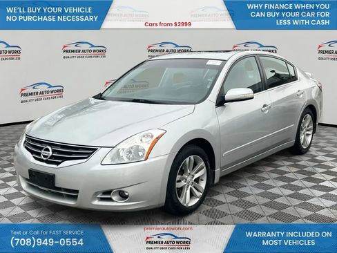 Used 2011 Nissan Altima 3.5 SR w/ 3.5SR Premium Pkg image 1