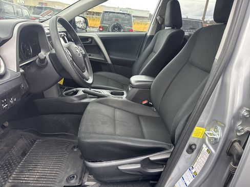 Used 2017 Toyota RAV4 LE image 12