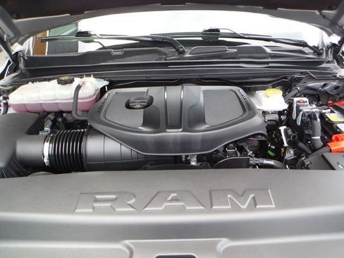 Used 2025 RAM 1500 Tradesman w/ Night Edition AWD/4WD image 9