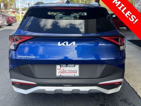 Used 2025 Kia Sportage EX w/ Premium Package image 8