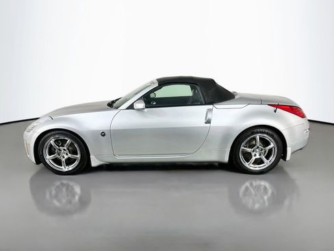 Used 2007 Nissan 350Z Touring RWD image 9
