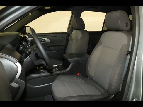 Used 2023 Chevrolet Traverse LT image 21