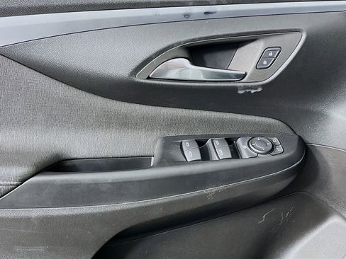 Used 2025 Buick Envista Preferred FWD image 25