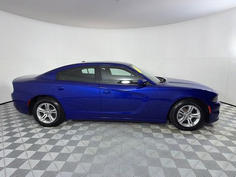 Used 2021 Dodge Charger SXT w/ Driver Convenience Group RWD image 4