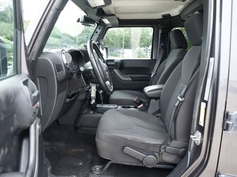 Used 2016 Jeep Wrangler Unlimited Sport w/ Quick Order Package 24S AWD/4WD image 16