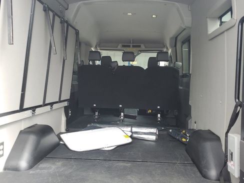 Used 2022 Ford Transit 250 Medium Roof AWD image 7