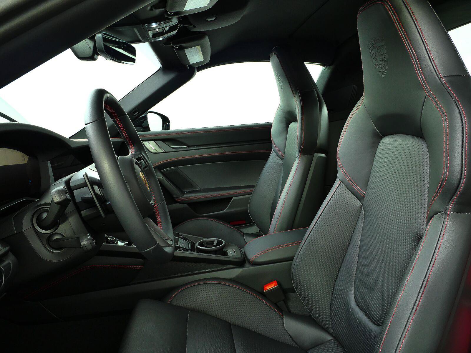 Certified 2026 Porsche 911 Targa 4 GTS AWD/4WD image 5