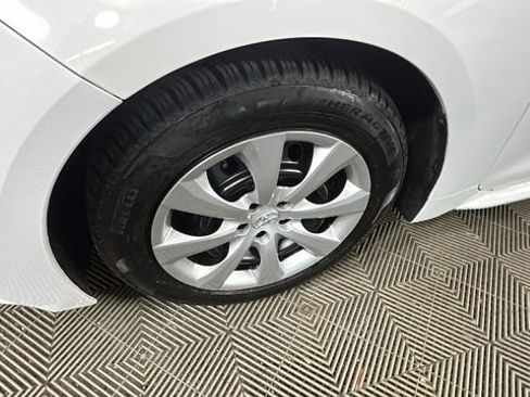 Used 2023 Toyota Corolla LE FWD image 10