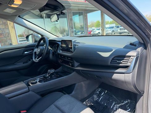 Used 2024 Nissan Rogue SV image 22