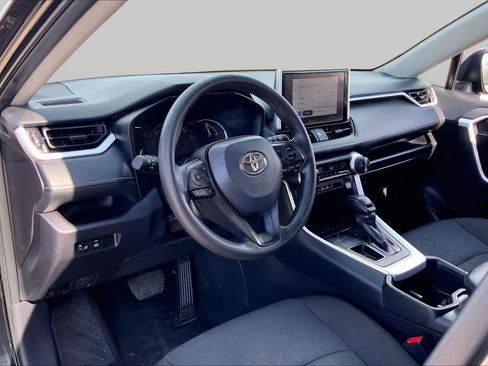 Used 2025 Toyota RAV4 XLE FWD image 17