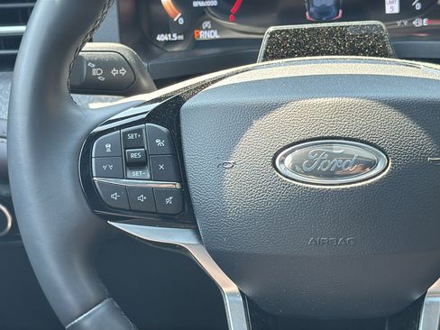 Certified 2025 Ford Explorer Platinum w/ LUX Leather Package AWD/4WD image 22