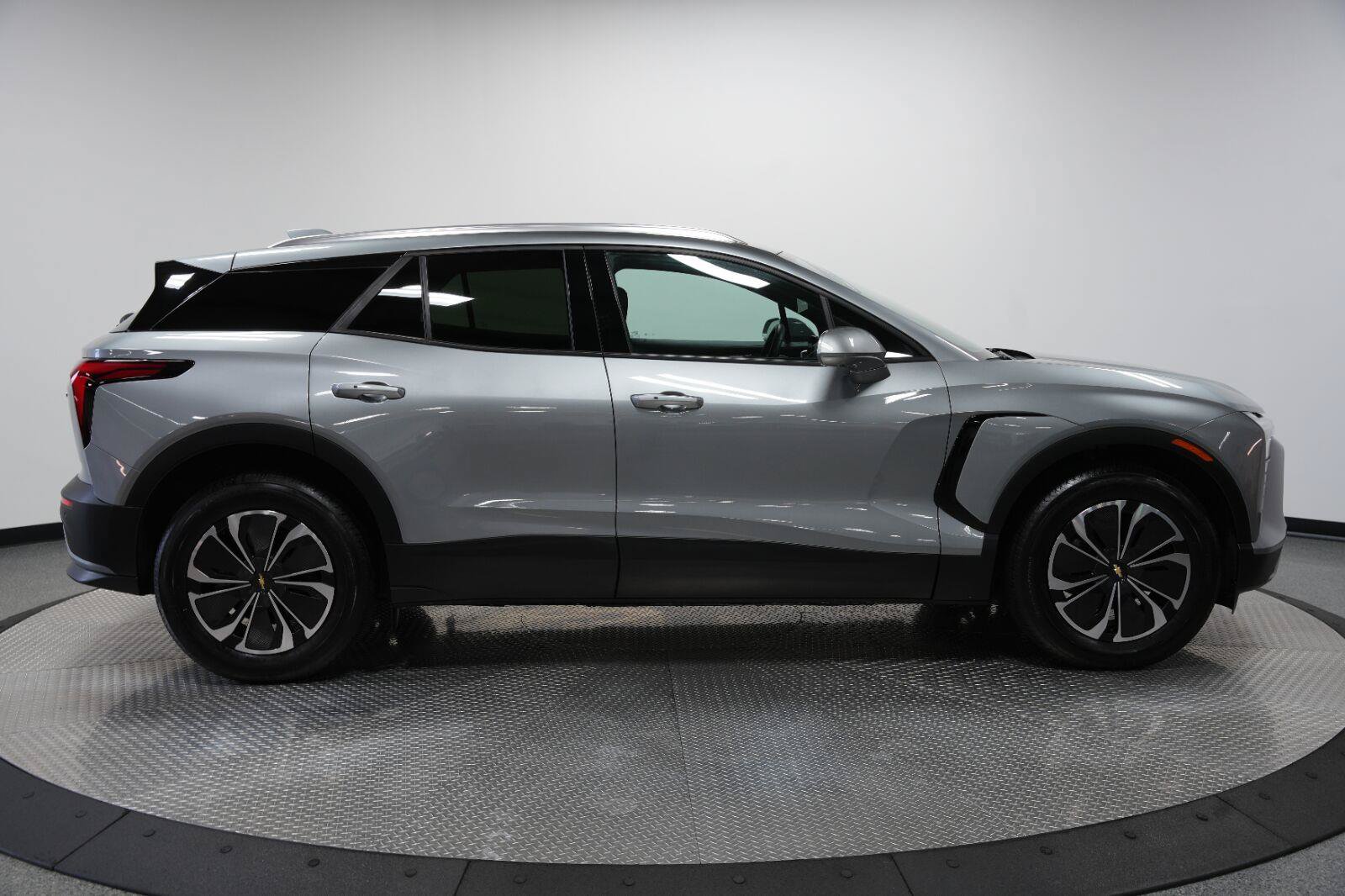 Certified 2024 Chevrolet Blazer EV LT AWD/4WD image 10