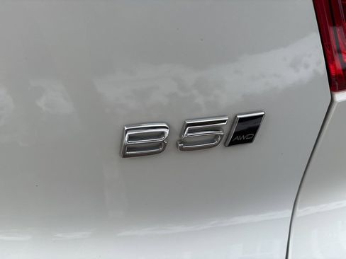 Certified 2025 Volvo XC40 B5 Core image 7