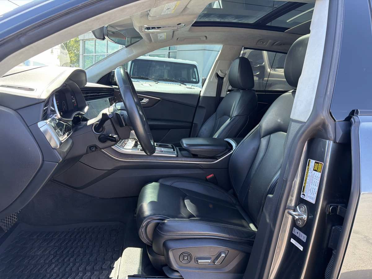 Used 2019 Audi Q8 Prestige w/ Luxury Package AWD/4WD image 10