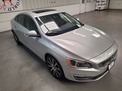 Used 2016 Volvo S60 T5 Inscription Platinum AWD/4WD image 11