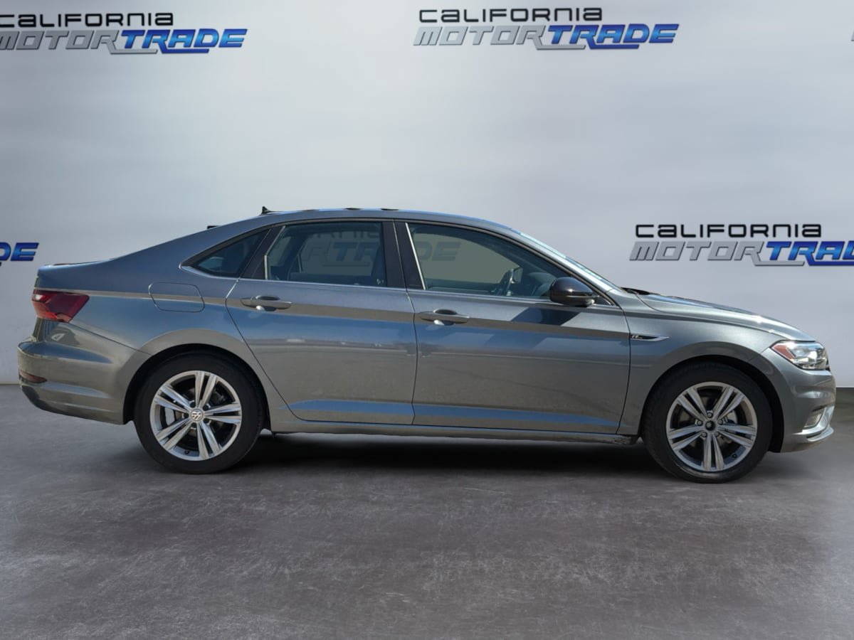 Used 2021 Volkswagen Jetta R-Line FWD image 4