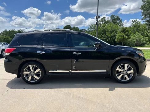 Used 2014 Nissan Pathfinder Platinum w/ Platinum Premium Package FWD image 5