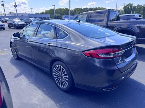 Used 2017 Ford Fusion SE w/ Fusion SE Technology Package FWD image 6
