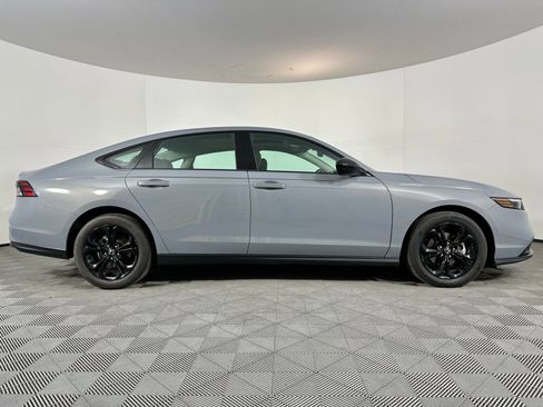Used 2025 Honda Accord SE image 25