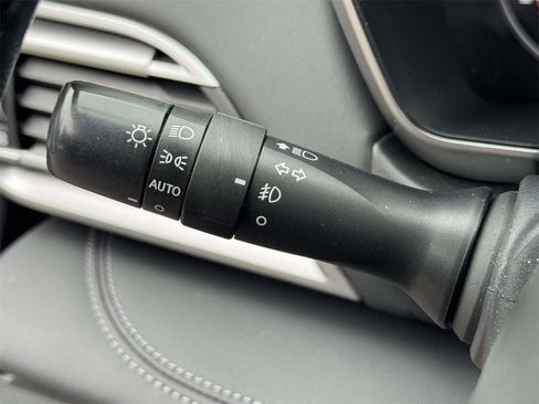 Used 2023 Subaru Outback Limited image 22