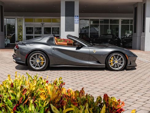 Used 2022 Ferrari 812 GTS RWD image 49