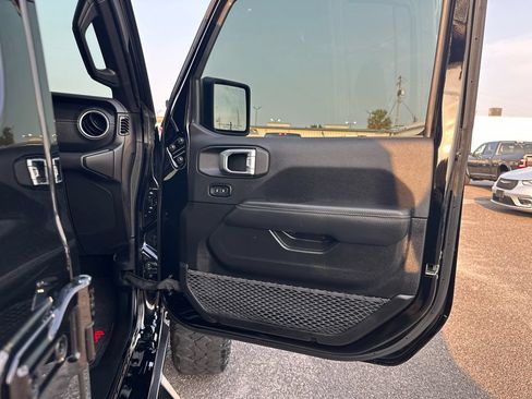 Used 2021 Jeep Gladiator Overland w/ Popular Equipment Package AWD/4WD image 16