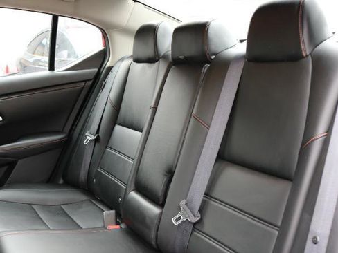 Used 2021 Nissan Sentra SR w/ SR Premium Package image 17