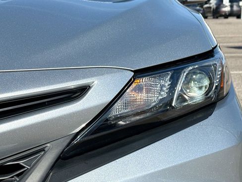 Used 2023 Toyota Camry SE FWD image 9
