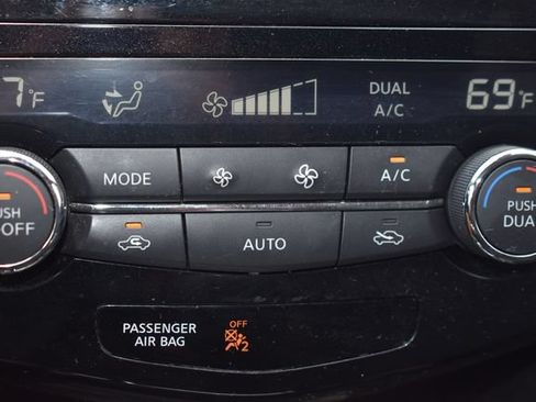 Used 2020 Nissan Rogue SV AWD/4WD image 33