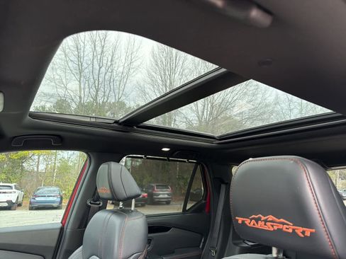 Used 2023 Honda Pilot TrailSport image 19