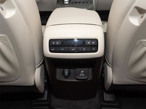 Used 2020 Hyundai Palisade Limited image 19