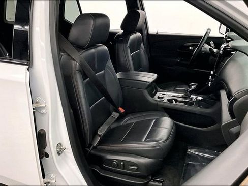 Used 2023 Chevrolet Traverse RS AWD/4WD image 8