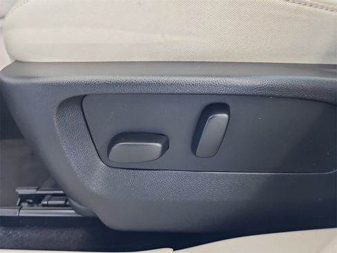 Used 2023 Buick Envision Preferred image 28