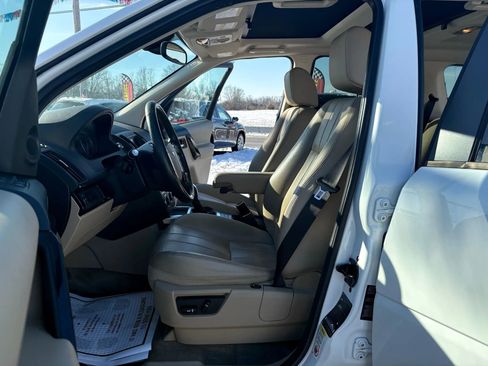 Used 2015 Land Rover LR2 image 16