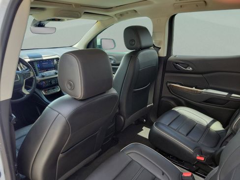 Used 2021 GMC Acadia Denali w/ Denali Technology Package FWD image 12