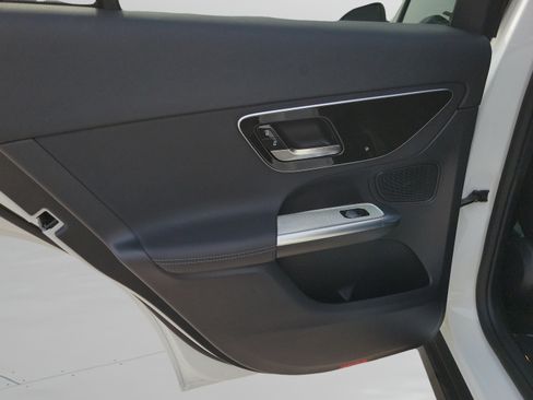 Certified 2026 Mercedes-Benz GLC 300 image 7