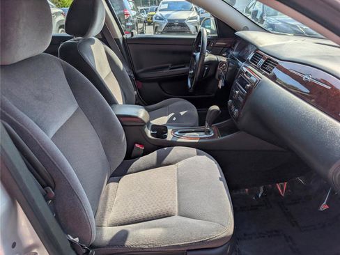 Used 2011 Chevrolet Impala LT FWD image 11