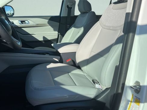 New 2026 Ford Explorer Active w/ Active Comfort Package AWD/4WD image 21