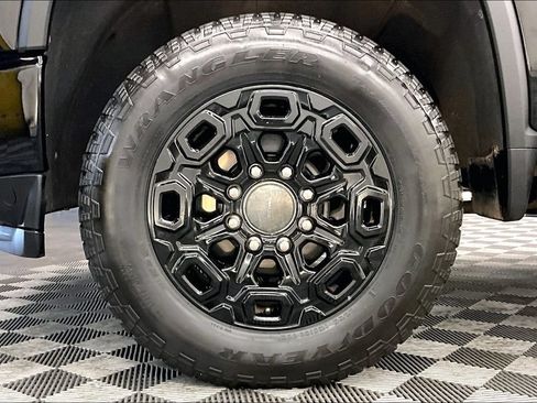 Used 2022 Chevrolet Silverado 3500 LT w/ All Star Edition AWD/4WD image 8