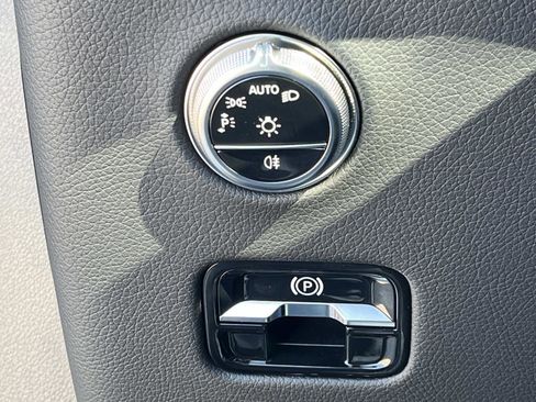 Used 2026 Mercedes-Benz GLC 300 4MATIC image 27
