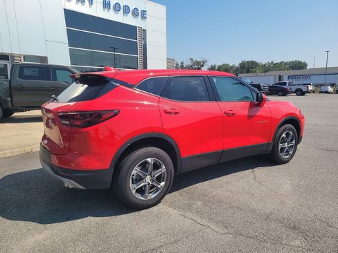 Used 2023 Chevrolet Blazer LT image 3