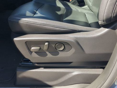 Used 2024 GMC Sierra 1500 SLT image 18