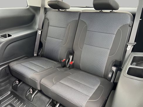 Used 2023 GMC Acadia SLE w/ Driver Convenience Package image 30