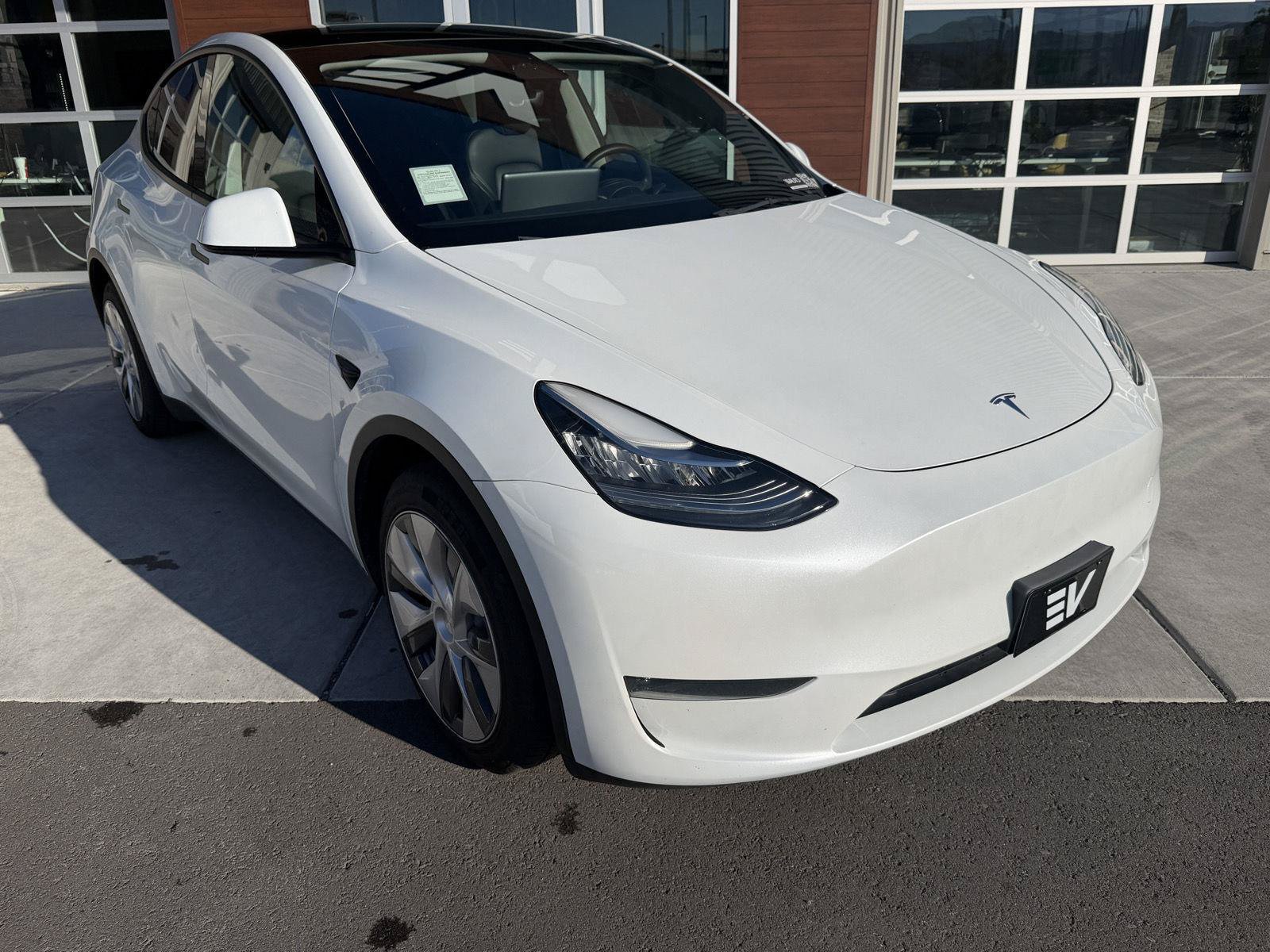 Used 2023 Tesla Model Y Long Range AWD/4WD image 2