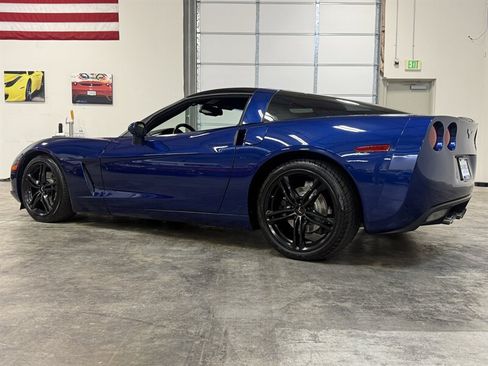 Used 2006 Chevrolet Corvette Coupe w/ Preferred Equipment Group RWD image 5